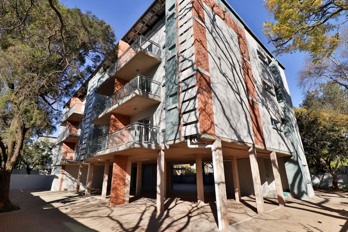 32 bedroom residence in Arcadia – photo 2