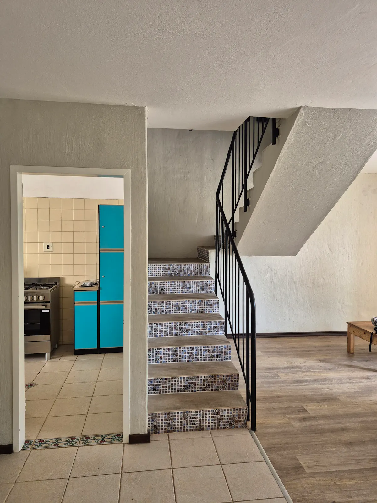 Female only 3 bedroom residence in Ashlea Gardens.   500m or 7 minute walk from Eduvos Pretoria.