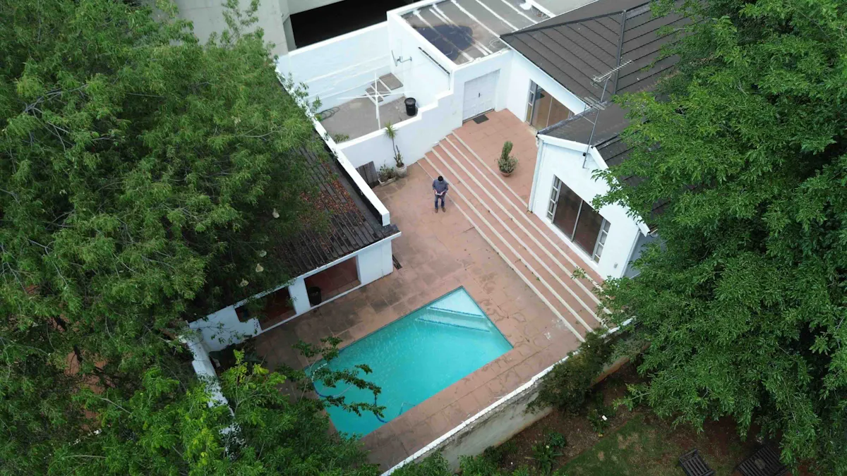 6 bedroom house in Westdene