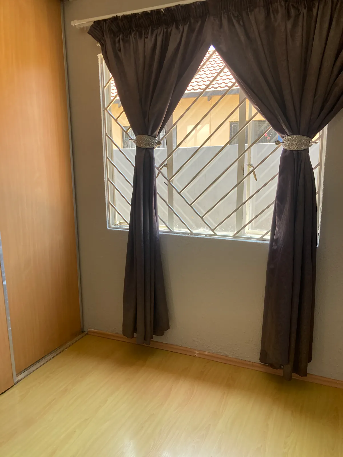 4 bedroom house in Ormonde: private student room in Ormonde, Johannesburg South