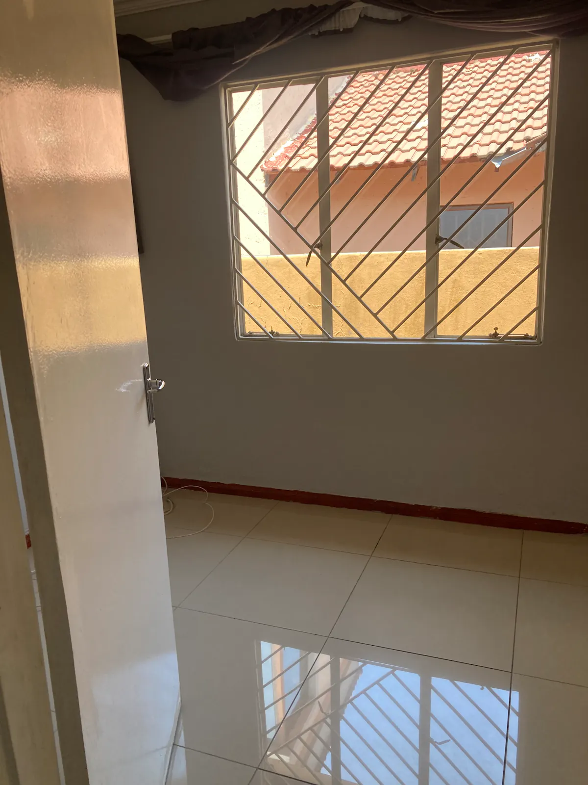4 bedroom house in Ormonde: private student room in Ormonde, Johannesburg South