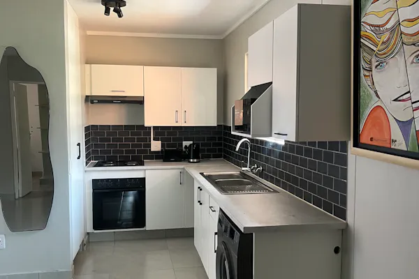 Modern Furnished Female-Only Student Accommodation — Ensuite Sharing & Single Rooms Available – photo 2