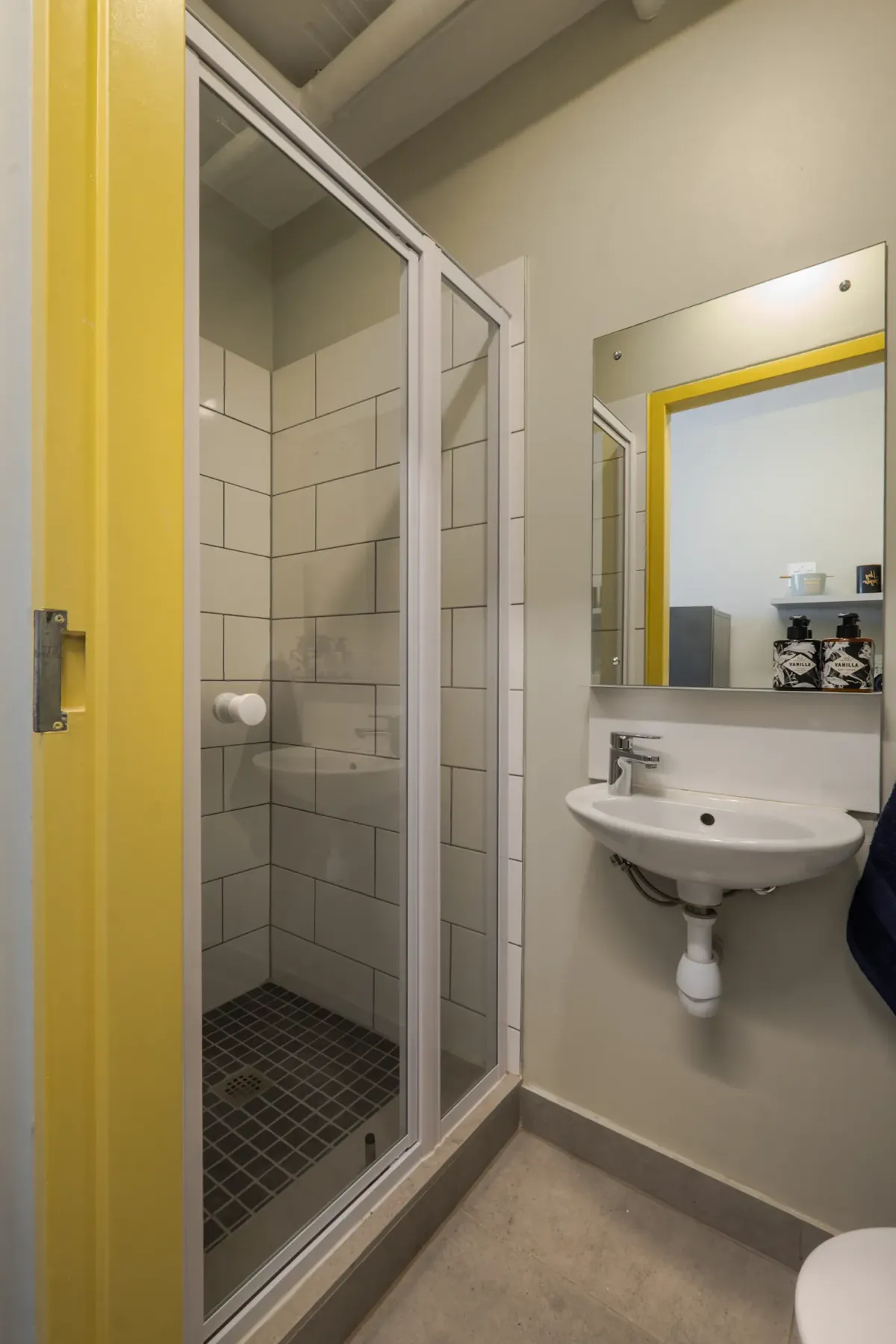 Peak Studios: private student room in Observatory, Cape Town