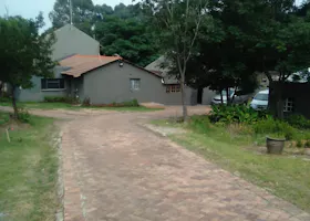 20 bedroom residence in Glen Austin AH serving Eduvos & Varsity college Midrand