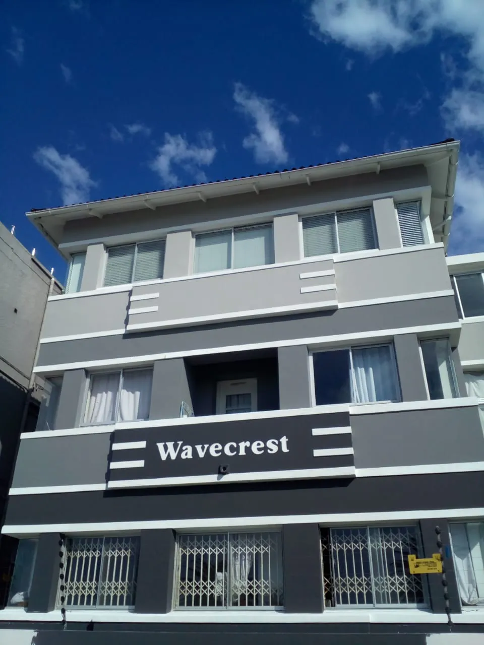Room available for female student or young professional