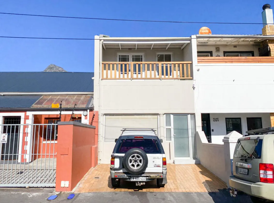 Room for Rent in 7-Bedroom Shared Home in Observatory – photo 2