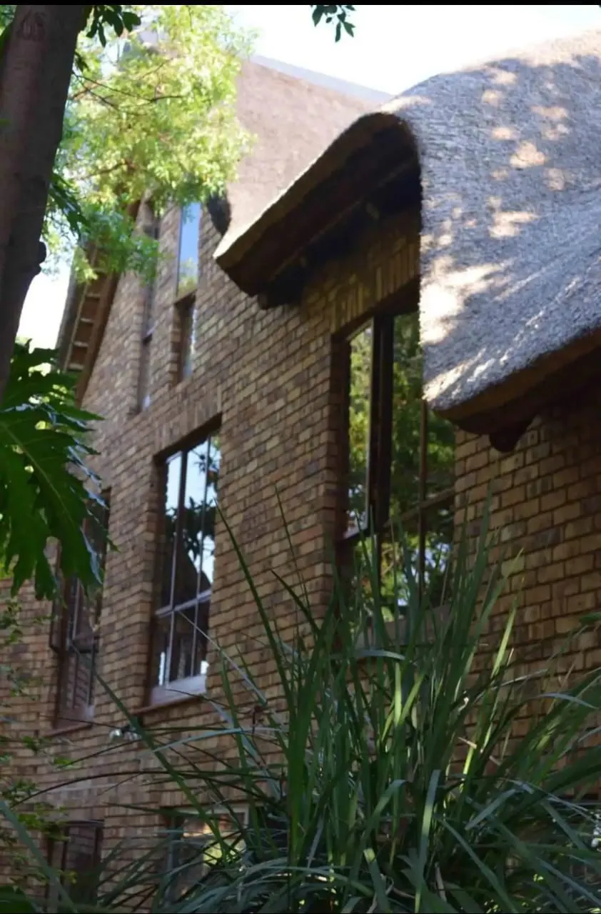 9 bedroom house in Amandasig – photo 2