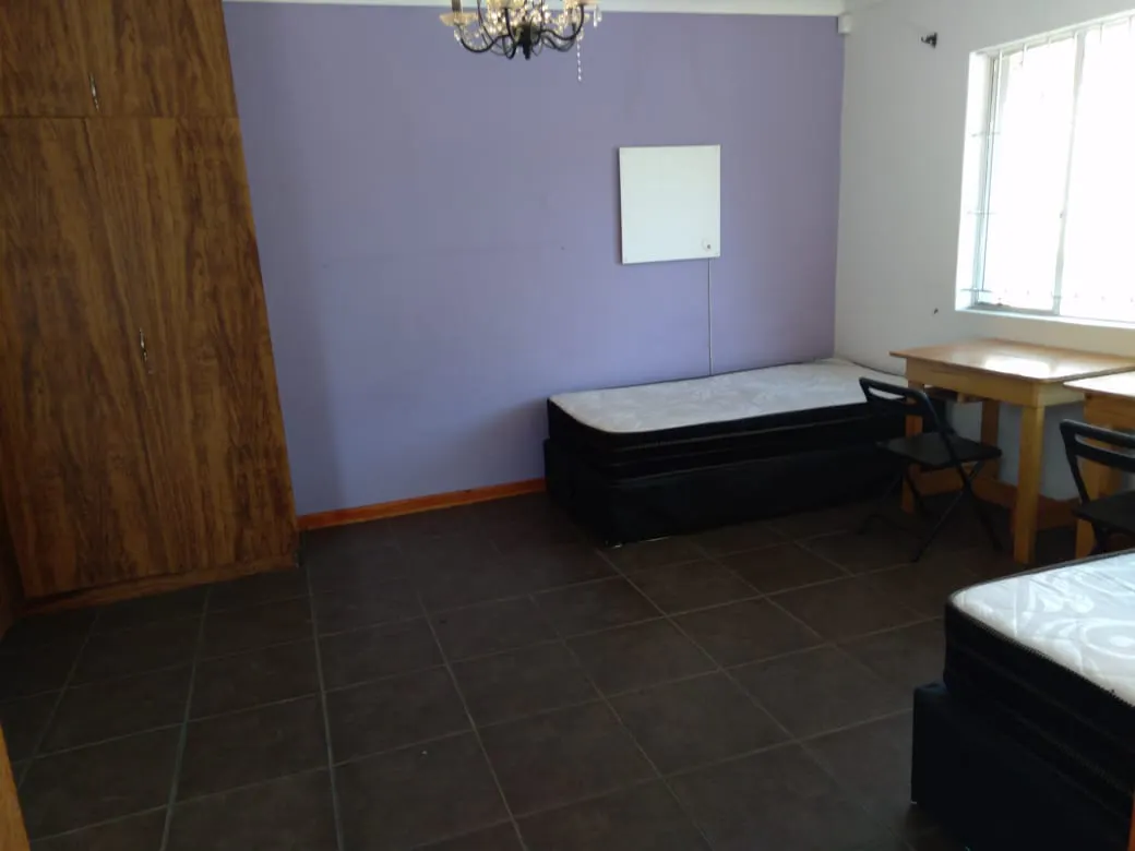 Upmarket Student Accommodation near Varsity College, UKZN and DUT PMB Campuses: private student room in Scottsville, Pietermaritzburg near University of KwaZulu Natal