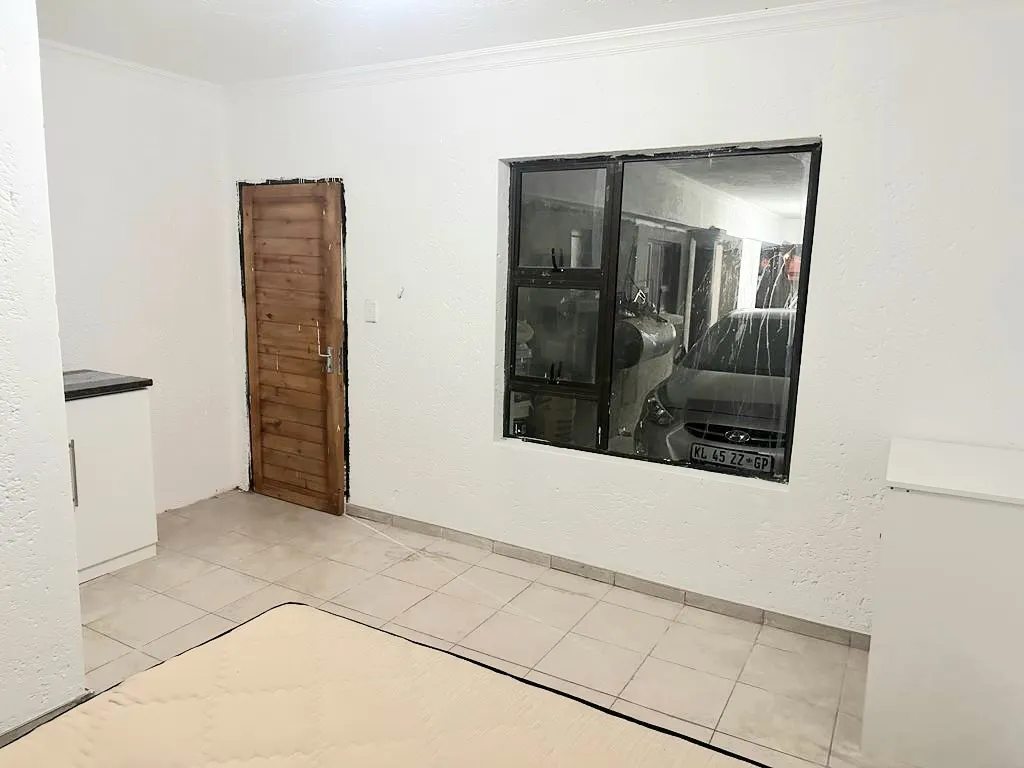 Private student roomin Chiawelo, Soweto