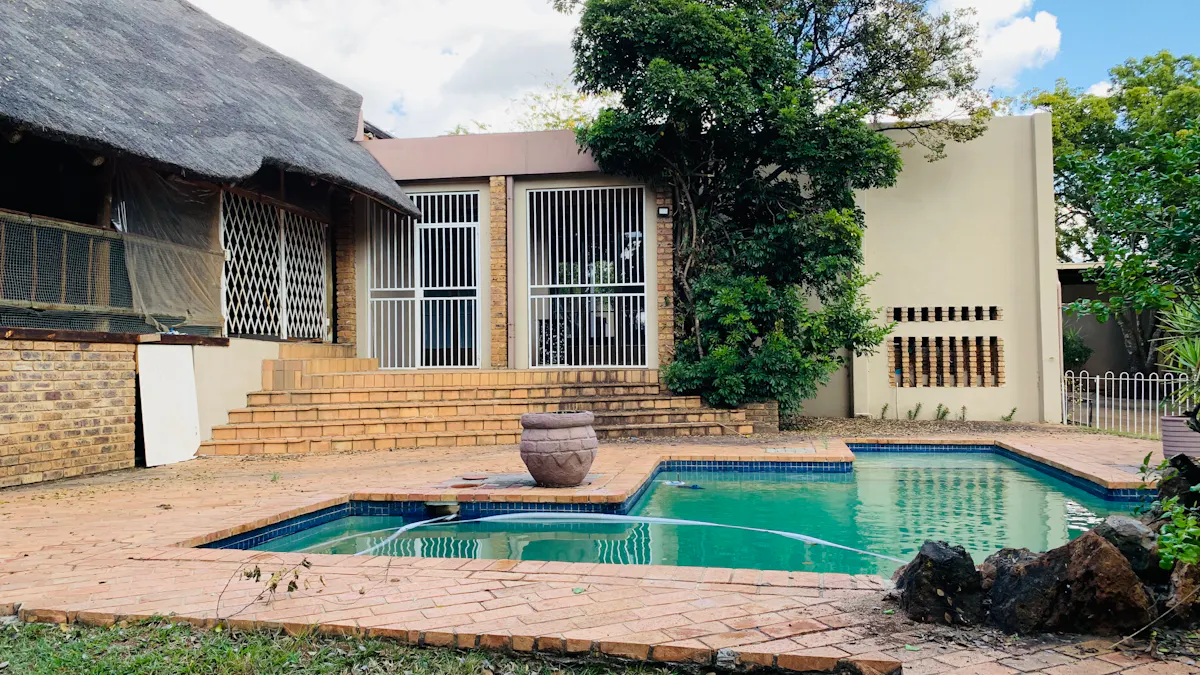 Single rooms available in Lynnwood Inclusive of Electricity Water Lights