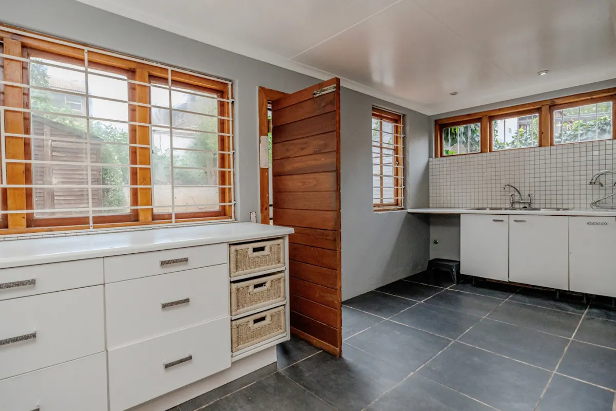 4 bedroom residence in Westdene