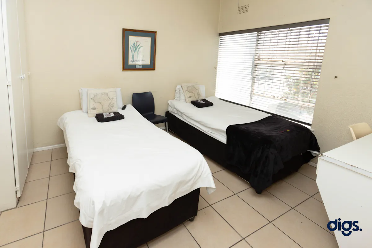 Inviting student residence in Ferndale: private student room in Ferndale, Randburg near Damelin College
