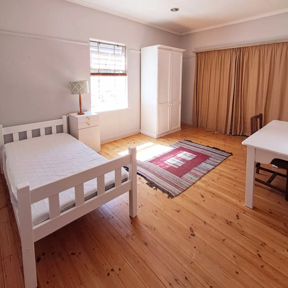 1 Large Sunny Room in Newton Park