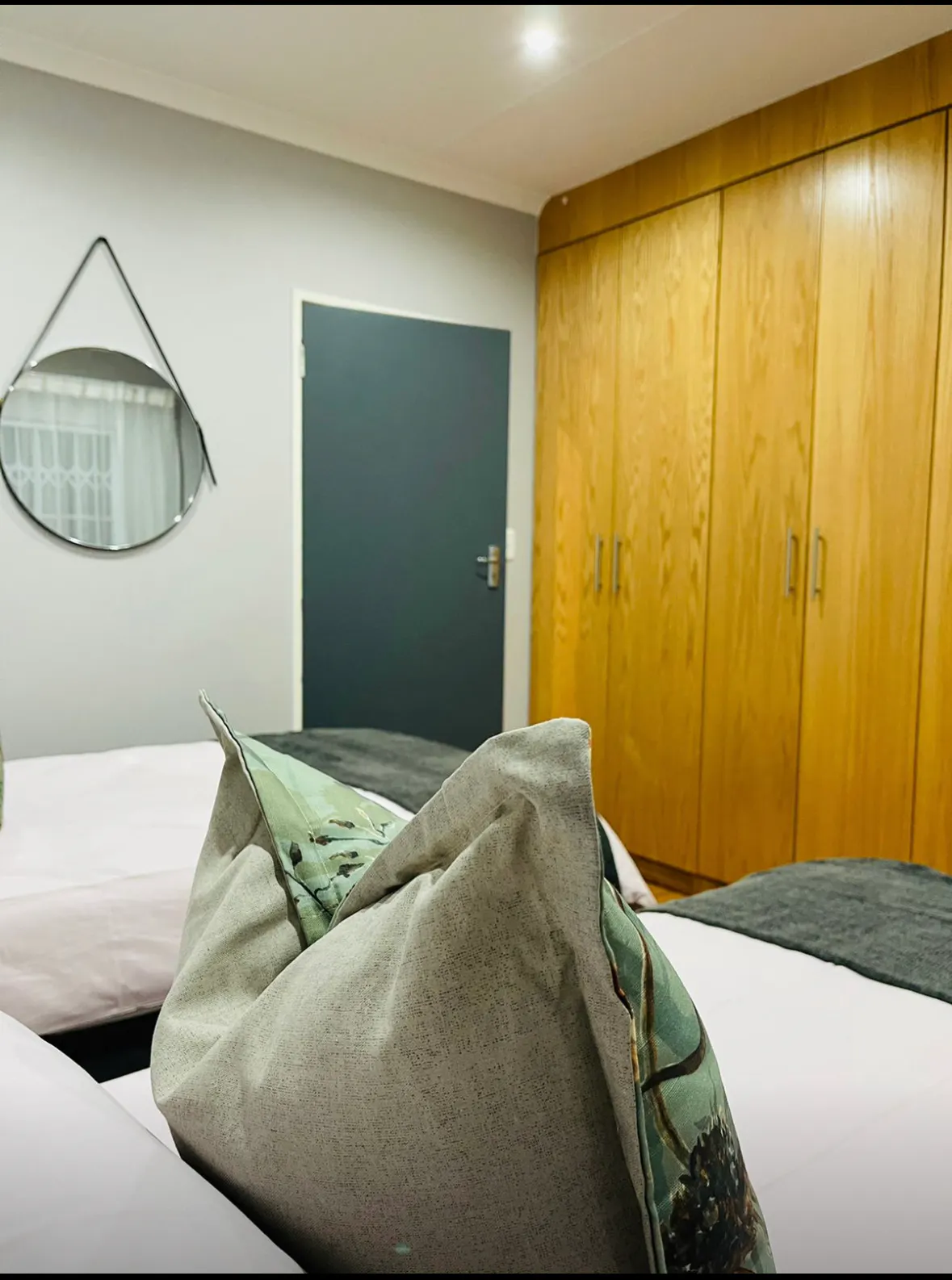 Luxury Student Accommodation in Midrand near AIE, COPA and Varsity College: private student room in Halfway Gardens, Midrand