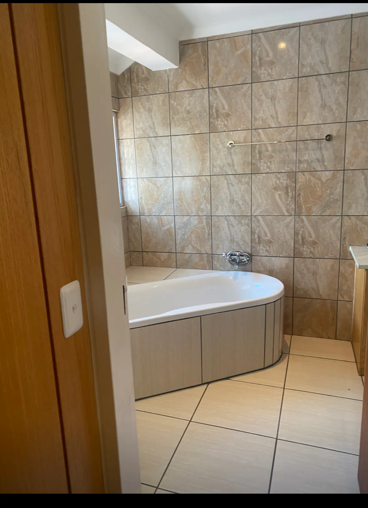 Luxury Student Accommodation in Midrand near AIE, COPA and Varsity College: private student room in Halfway Gardens, Midrand