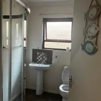 6 Bed Beautiful Bellville Ladies Res for Professionals and students – photo 2