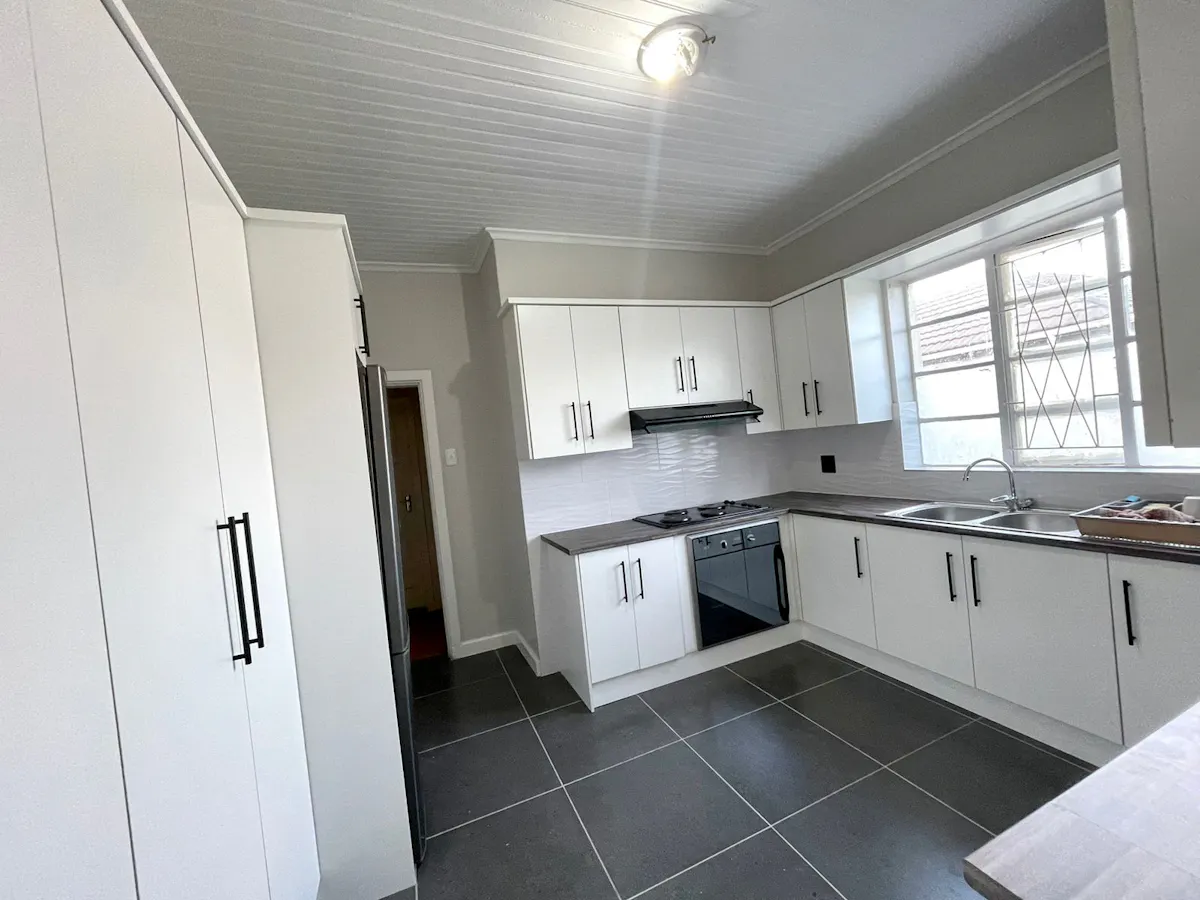 5 bedroom house in Newton Park