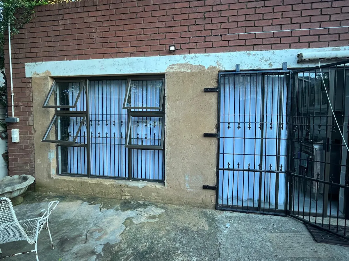 5 bedroom house in Sunnyside