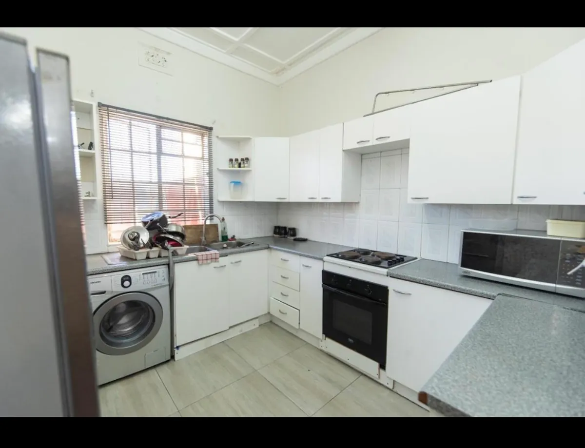 Stunning Male Student Accommodation Available – photo 2