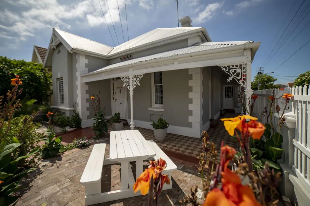 Charming and dynamic 6 bedroom house in Observatory – photo 2