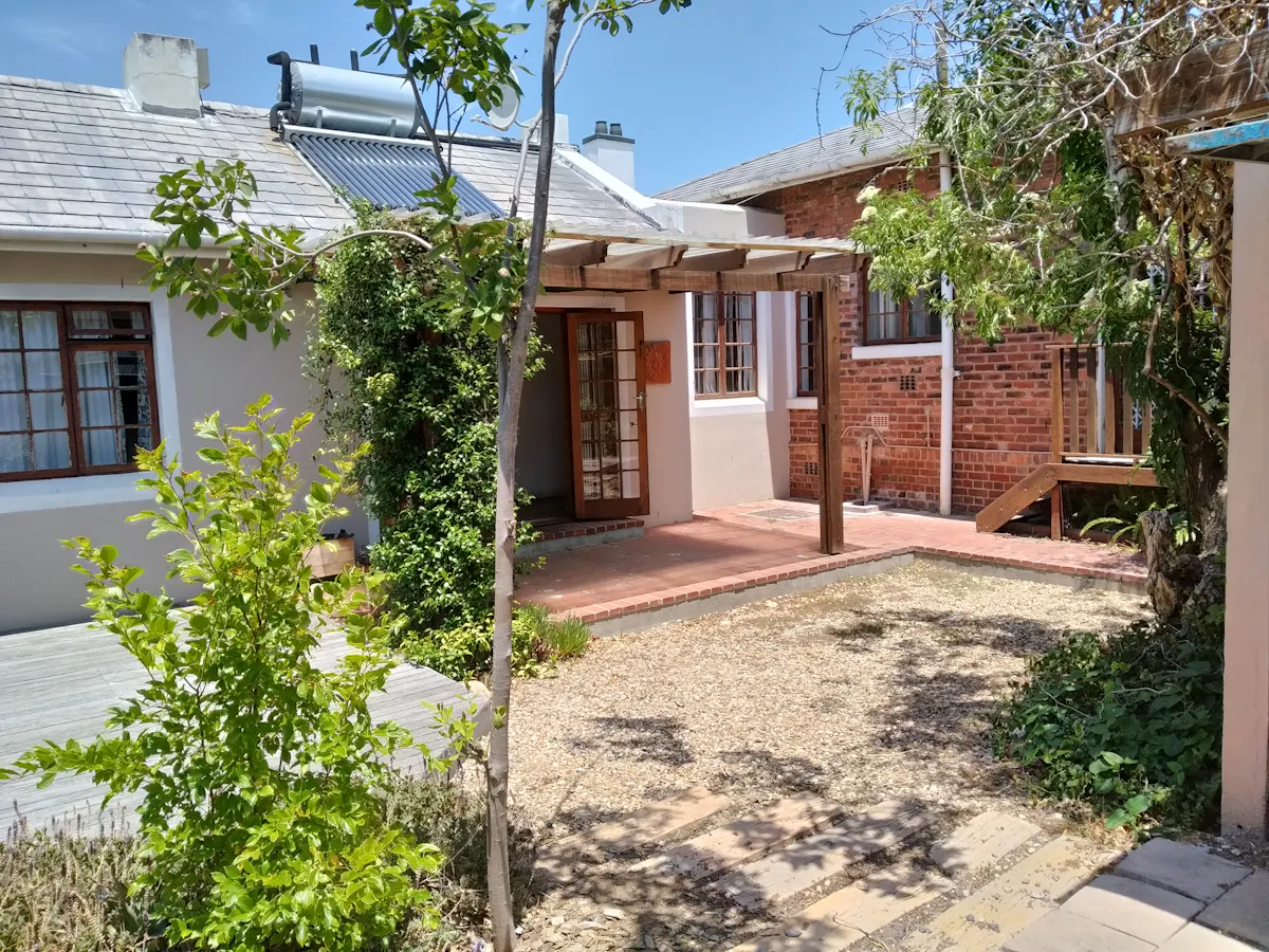 One Room in a comfortable student house. Available 1 December